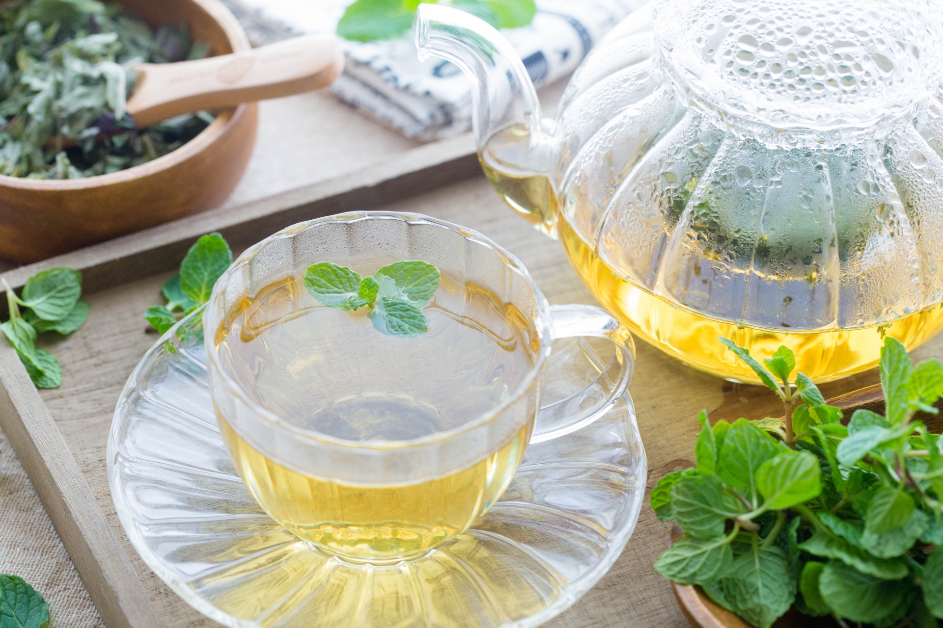 ハーブティーで気持ちを落ち着かせる